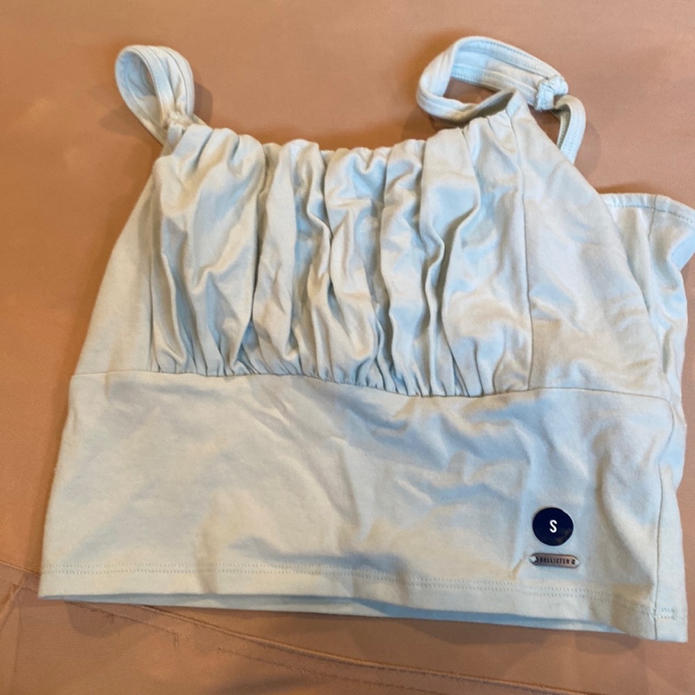 Women’s Hollister crop tank size small never worn light green